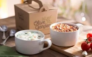 Olive Garden Homemade Soups serves 6 $17.29
